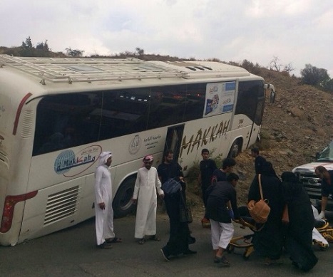 4 إصابات بالخوف والإغماء في حادث سير لحافلة طالبات بالباحة