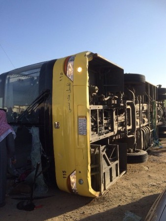 مصرع 2 وإصابة 3 إثر تصادم حافلة نقل طالبات بـ”هايلوكس” برغوة بوادي بن هشبل