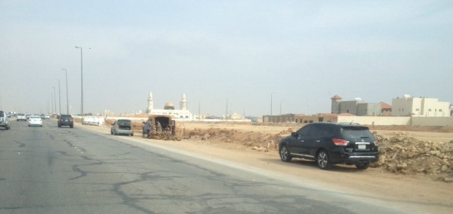 أهالي “الرياض” يطالبون بإزالة دوارات طريق الثمامة