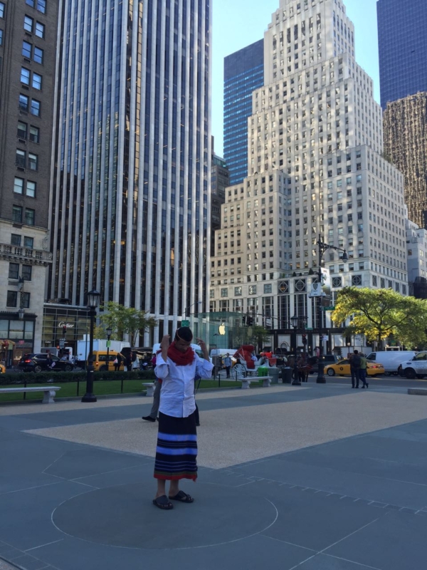  شاب يلبس الزي التراثي في نيويورك ويحكي لـ"المواطن" قصته 