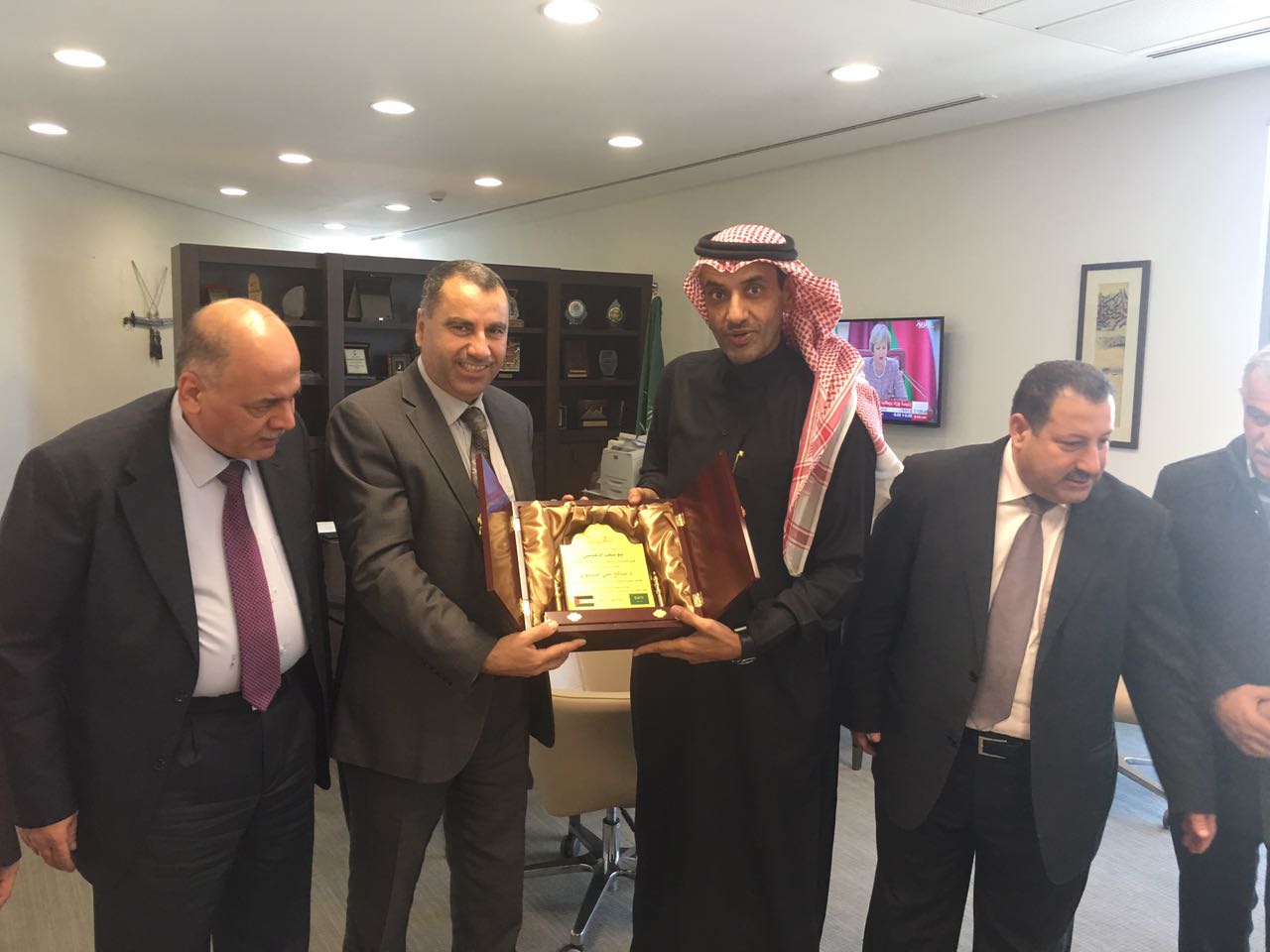 القنصل السعودي بالأردن يعقد اجتماعًا تنسيقيًا مع الوفد الفلسطيني