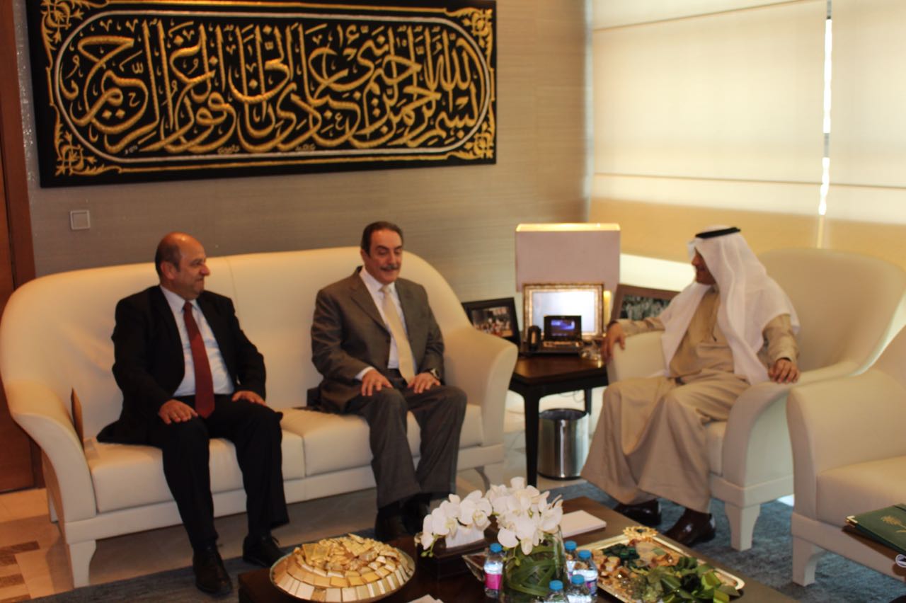 سفيرنا في الأردن يسلم شيك المساهمة السعوديّة اللأونروا لدعم اللاجئين الفلسطينيين