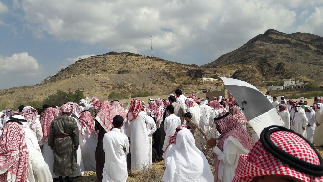 بالصور.. محايل عسير تودّع البطل الشهيد “محمد العاصمي”