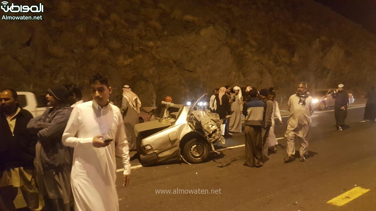 بالصور.. “المواطن” ترصد حادث أبها “المرعب” ونجاة شاب من الحادثة