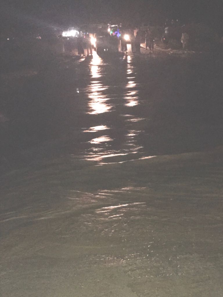 مدني تبوك يحذر: لا تقربوا طريقي البديعة والمعظم بسبب السيول