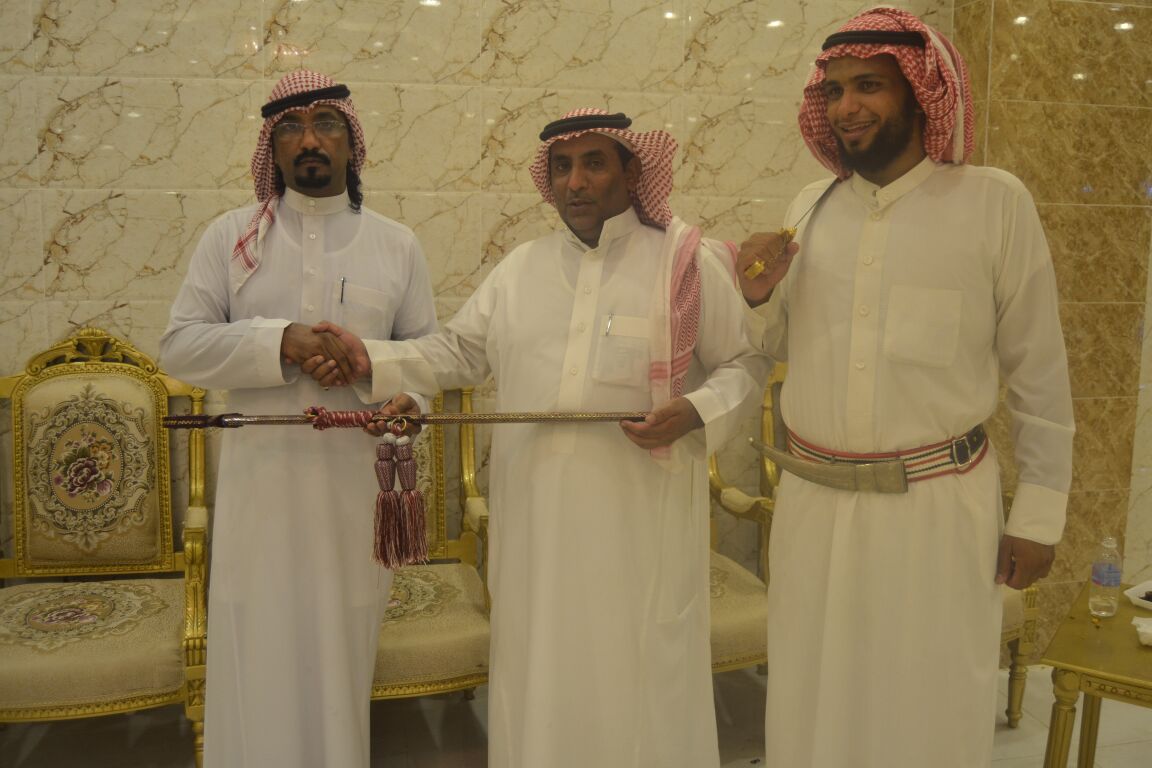 بالصور.. الشاعر عبدالله الحارثي يحتفل بزواجه في قصر السلام بالعرضيات