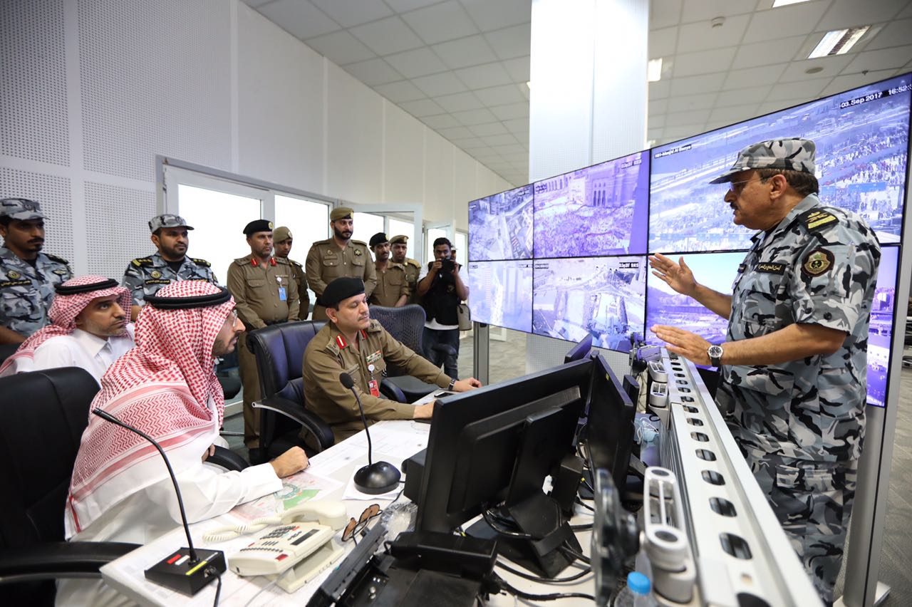 شاهد.. نائب أمير مكة يتابع خطط إدارة الحشود والتفويج بالمسجد الحرام
