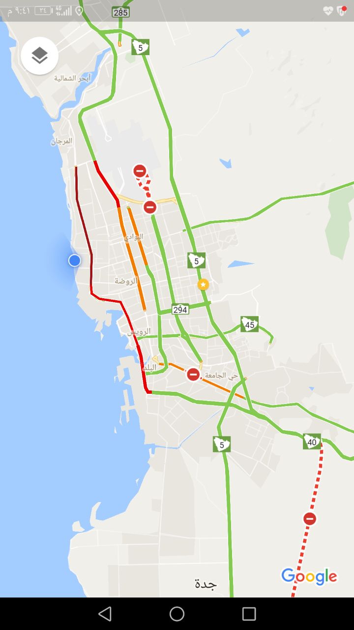 شاهد بالصور .. توقف الحركة المرورية بمحاذاة كورنيش جدة