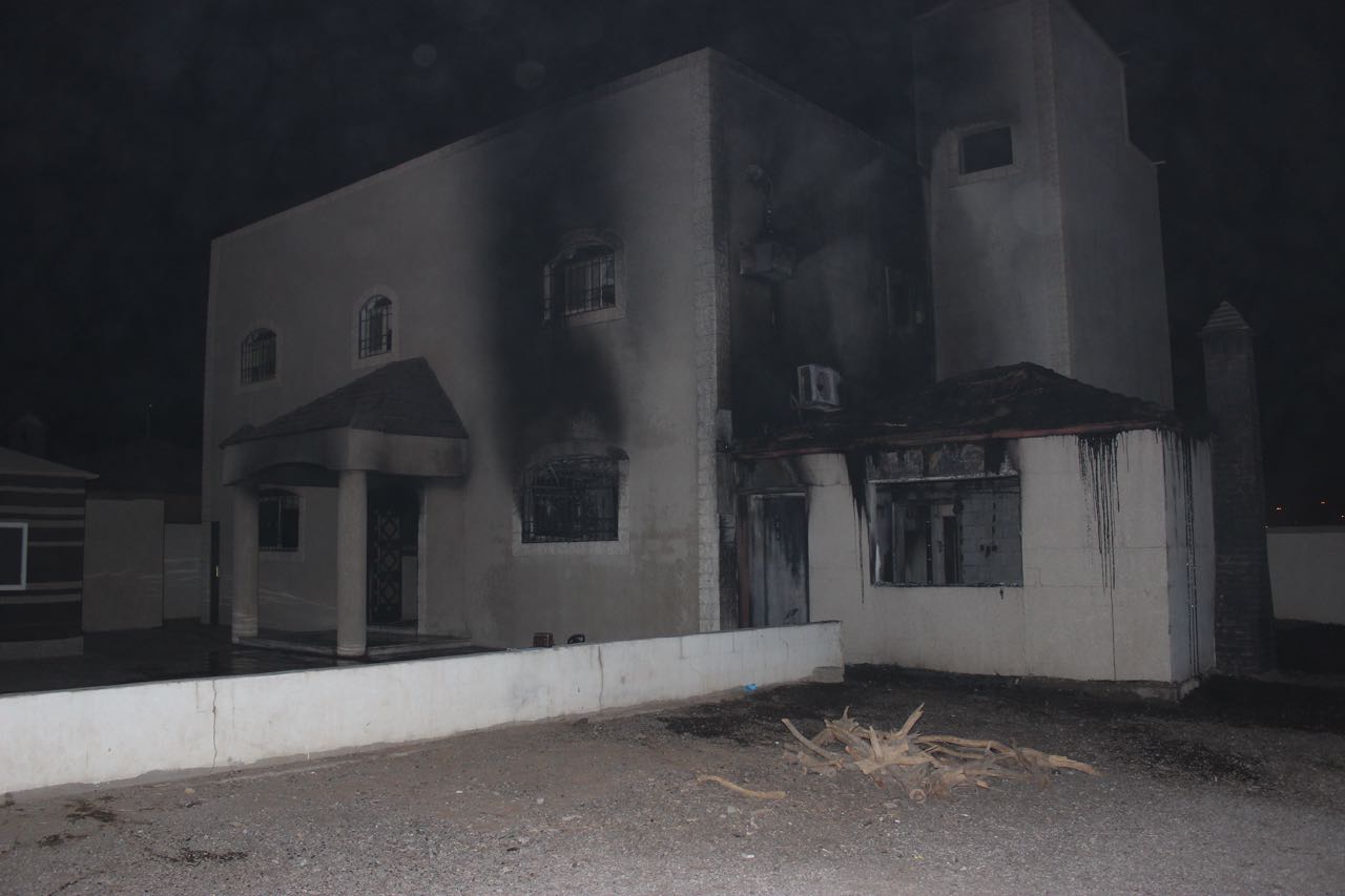 بالصور.. تفحّم مواطن في حريق منزل في بريدة