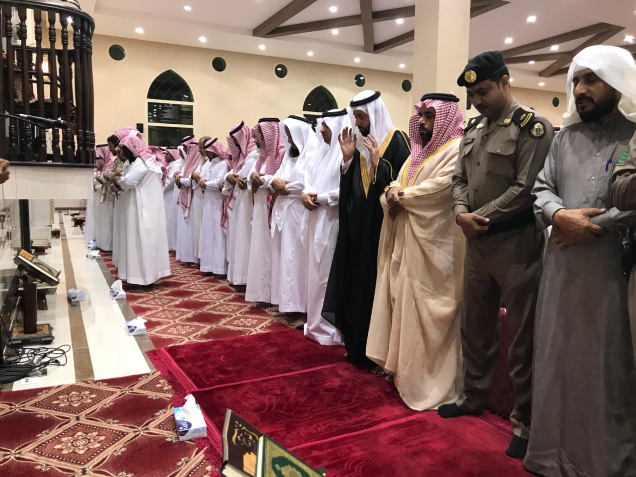 بالصور.. جموع المصلين تشيع شهيد الواجب عسيري