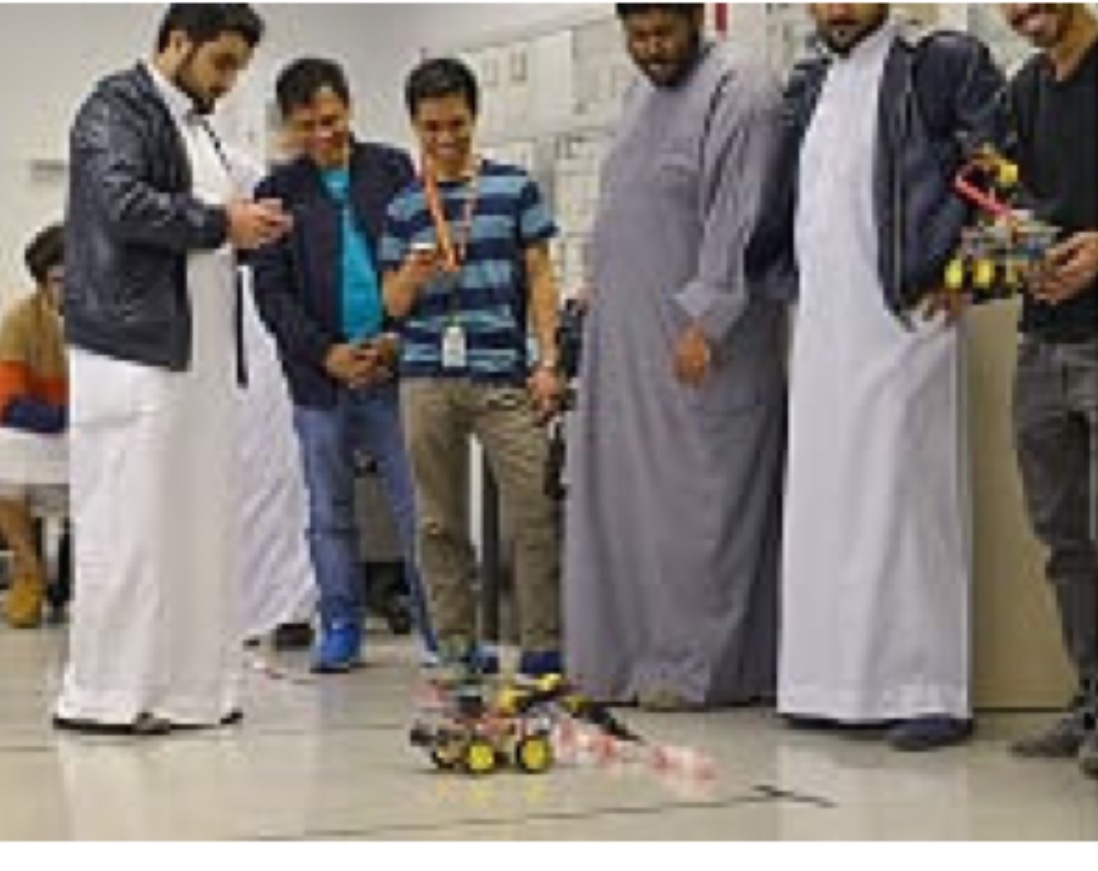 انطلاق مسابقة الروبوت الآلي لطلاب هندسة جامعة الأمير محمد بن فهد