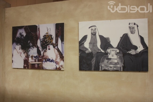 صورة للملك فيصل والشيخ زايد والأمير سلطان تستوقف زوار الجنادرية
