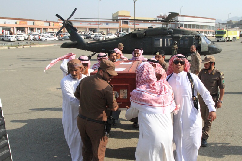 بالصور.. جموع المصلين بقنا محايل تشيع الشهيد آل فروان