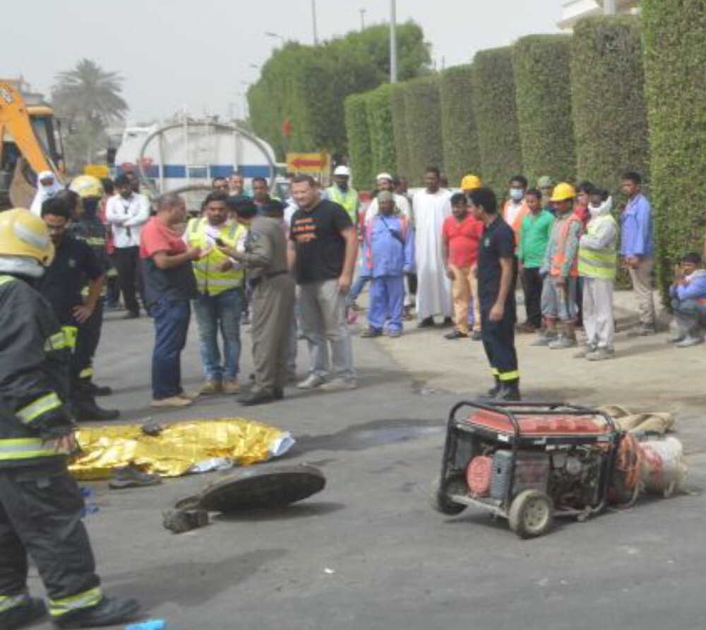 بالصور.. تفاصيل غرق وافد واختناق آخر سقطا بغرفة تفتيش في #جدة