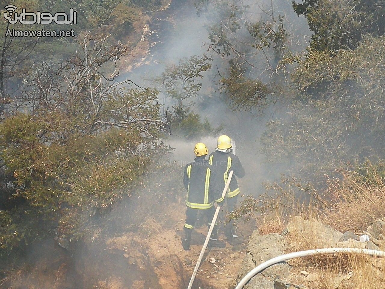 بالصور.. التخلص من المخلفات يحرق قطعًا زراعية في قرية العقيقة بالنماص