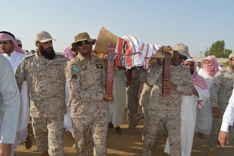 بالصور.. صامطة تشيع الشهيد شوك.. وأخيه : هذا آخر ما قاله