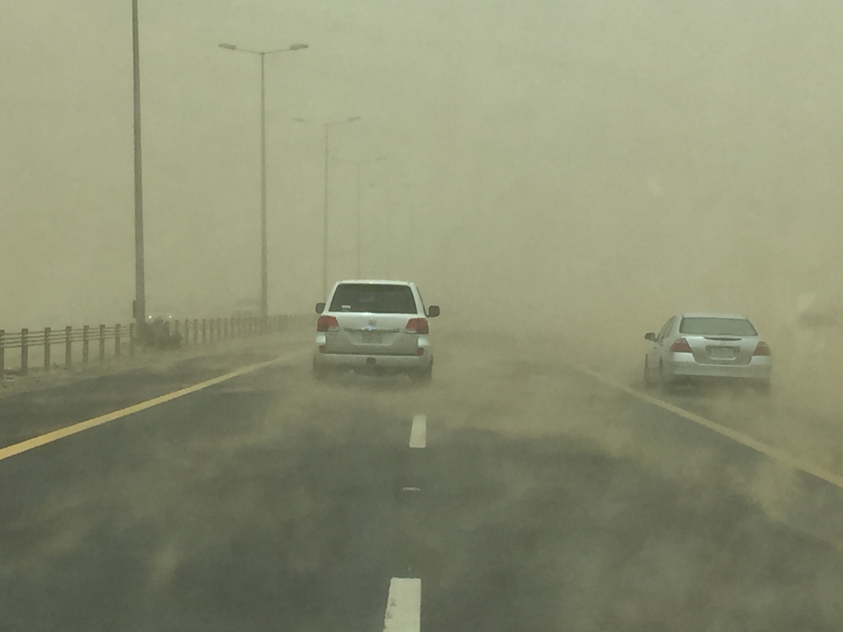 طقس حار على معظم المناطق وغبار على مكة والمدينة والرياض