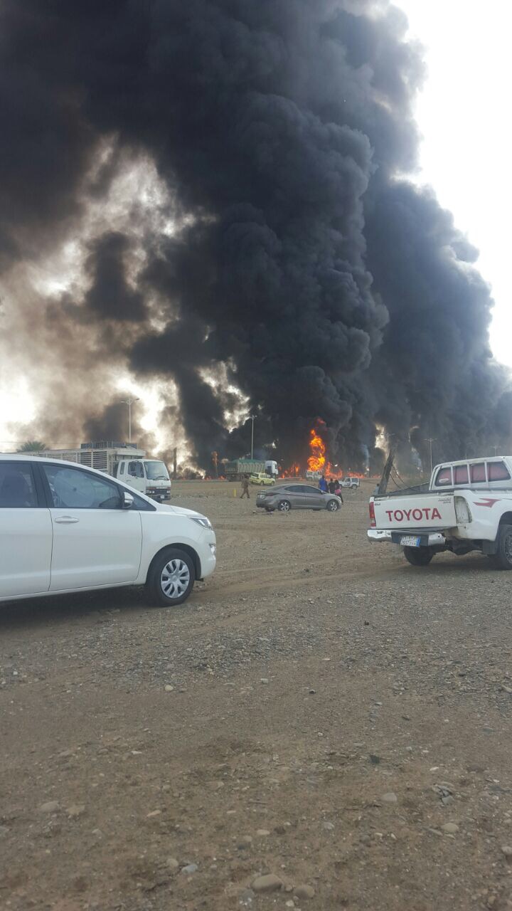 بالفيديو والصور.. 5 إصابات بحريق ناقلة وقود على طريق الدرب – بيش