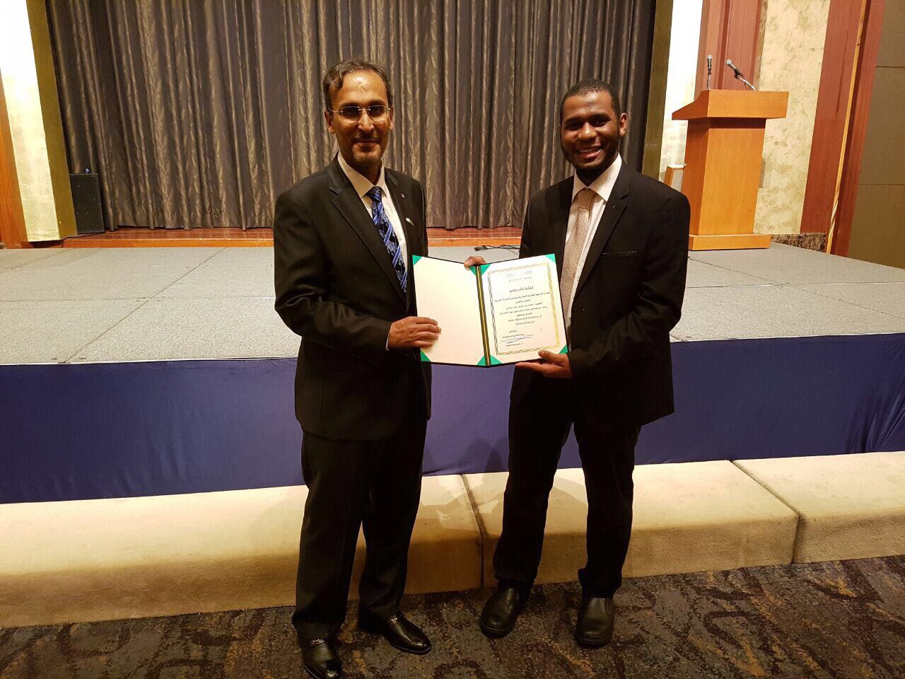 طبيب سعودي يحصل على جائزة ألطف طبيب في مستشفى جامعة سيئول