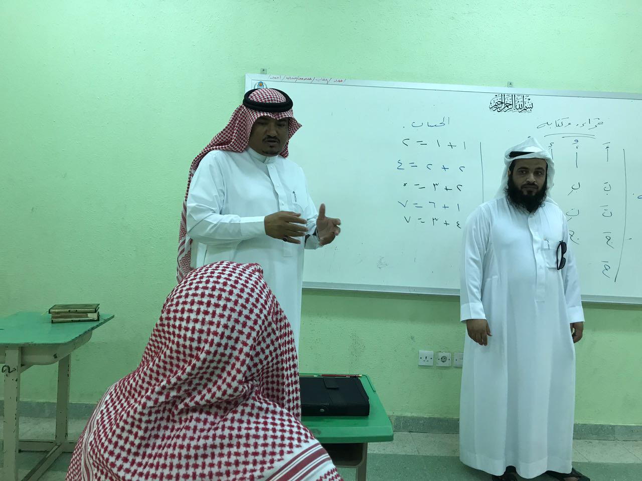 بالصور.. انطلاق الحملة الصيفية لمحو الأمية بقطاع حقال الليث