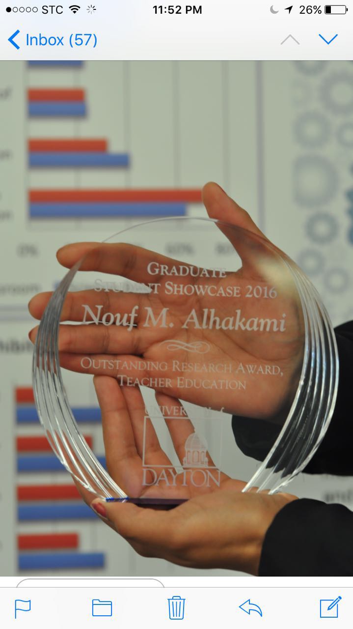 مبتعثة سعودية تحصد جائزة التميز البحثي ٢٠١٦ من بين 20 طالباً أمريكياً