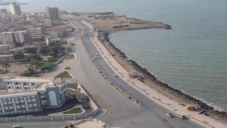 شهيدان من طاقم فرقاطة سعودية تعرضت لهجوم انتحاري حوثي بميناء الحديدة