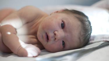 أطباء يحذرون من مخاطر عملية المسح المهبلي بعد الولادة القيصرية