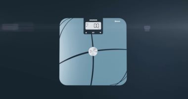 علماء يطورون مرآة ذكية مقترنة بميزان لقياس الوزن
