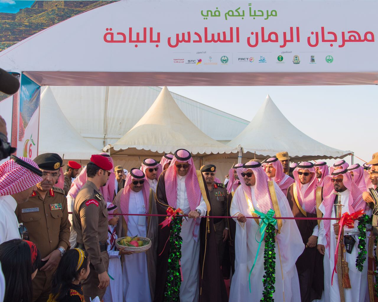 بالصور.. حسام بن سعود يفتتح مهرجان الرمان بمشاركة 238 مزارعًا