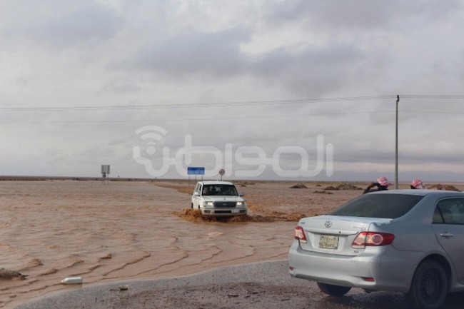 بالصّور.. السّيول والمياه تغطّي “هجرة زبالا” من جميع النواحي