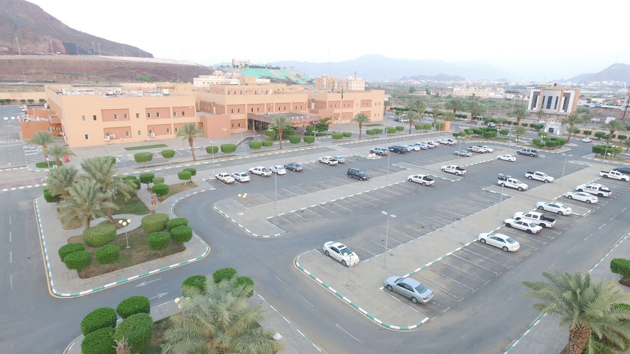 225 مراجعاً لكافة العيادات التخصصية بقطاع محايل الصحي
