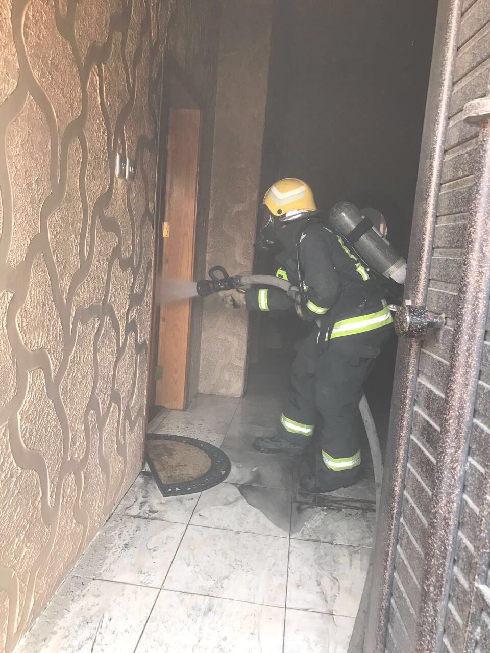شاحن جوال يحرق غرفة في منزل بحي الراقي بخميس مشيط