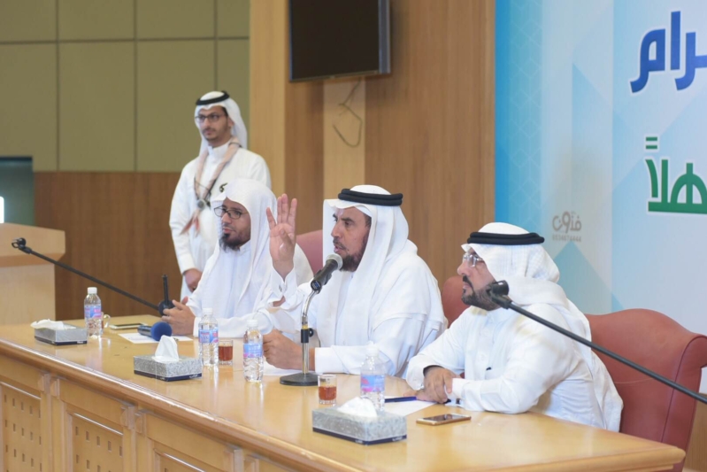 مدير جامعة الباحة يحث الطلاب على التواصل مع الكادر الأكاديمي لتلافي السلبيات