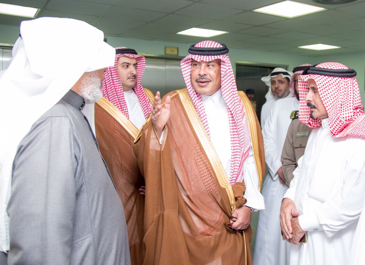 بالصور.. مشاري بن سعود يطمئن على مُصابات جامعة الباحة