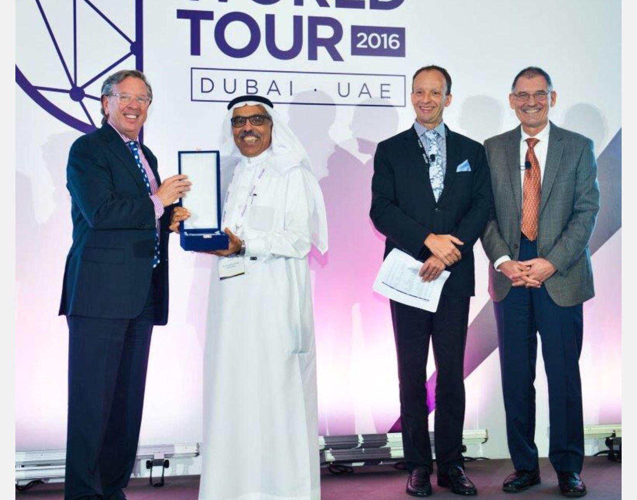 جامعة محمد بن فهد تحصد جائزة تقنية المعلومات في دبي