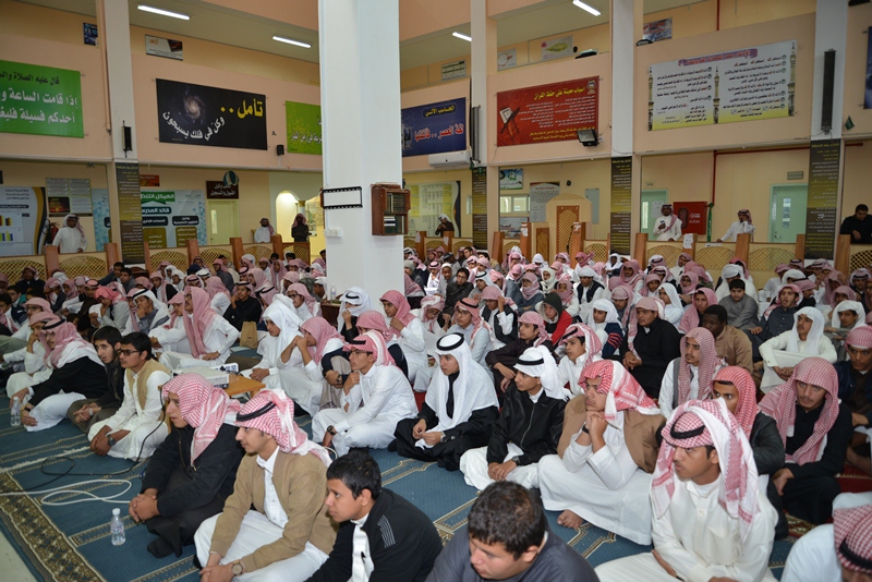 المساحة الجيولوجية تلتقي مدني النماص وتعطي دورات توعوية بالمدارس