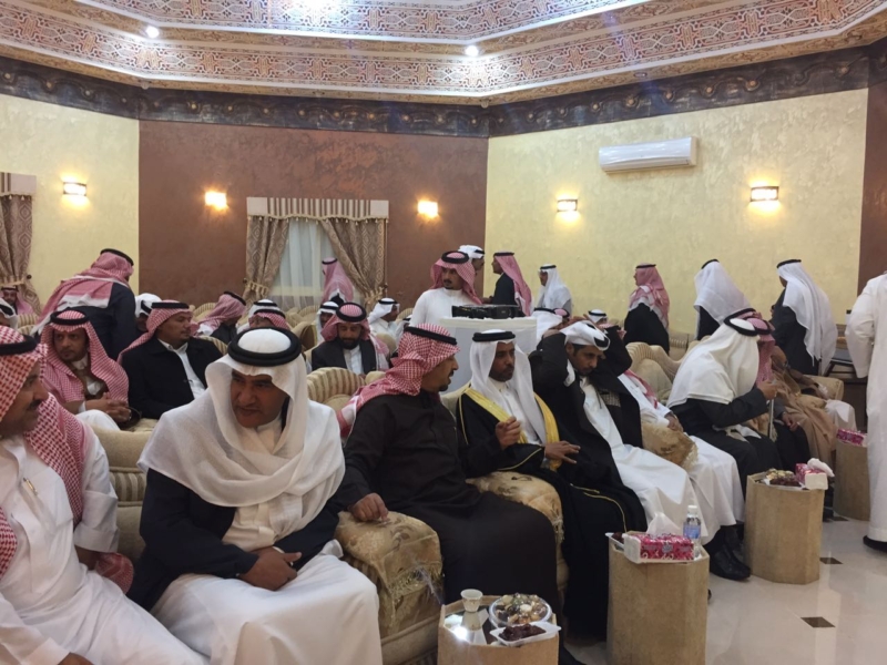 بالصور .. " الملك سعود والأمير نايف بالباحة " تكرّم بن لافي لتقاعده 