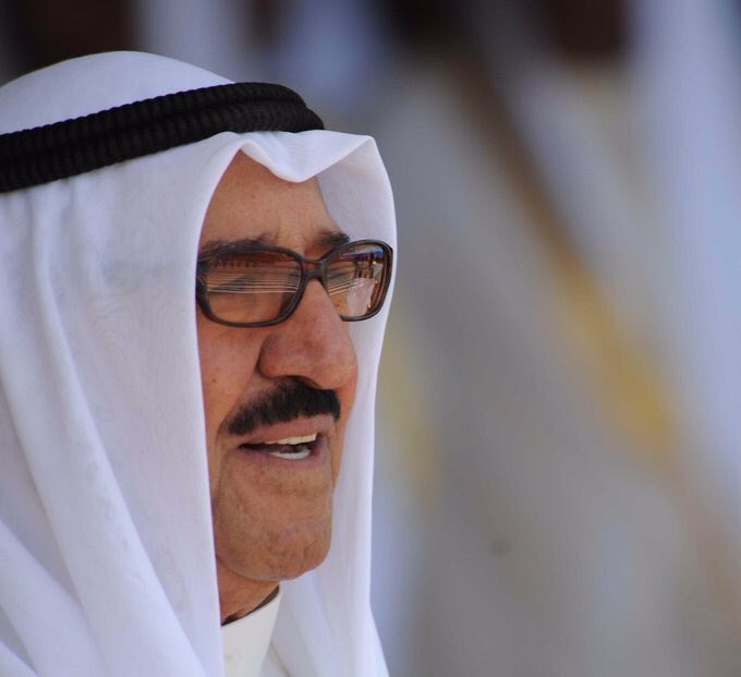 أمير الكويت يصل إلى جدة .. والفيصل يستقبله