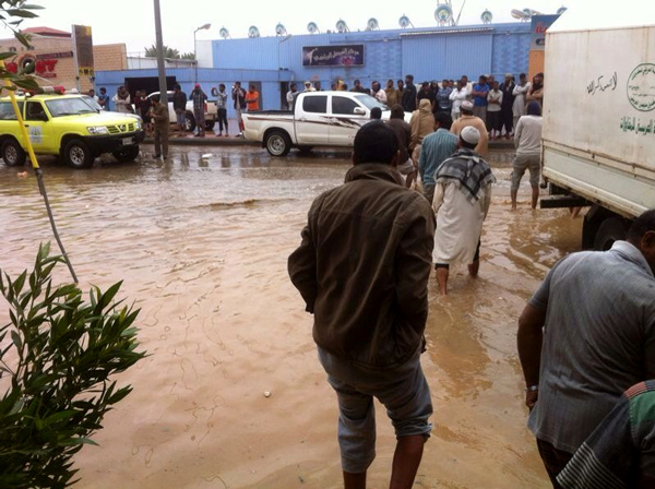 27 حالة احتجاز سيارات و7 بلاغات لدخول المياه المنازل بالجوف