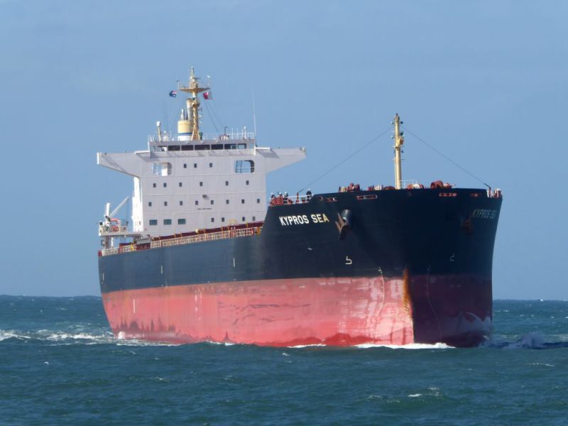 السفينة العملاقة KYPROS SEA تدخل ميناء ينبع