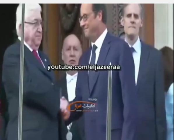 بالفيديو.. موقف محرج للرئيس العراقي من نظيره الفرنسي!