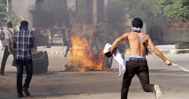 يوم دام في الأزهر: طلاب الإخوان يقتحمون المكاتب ويشتبكون مع الأمن