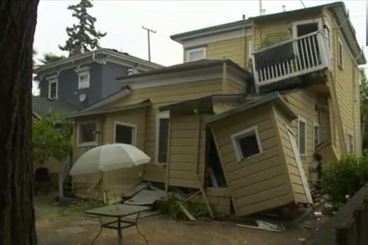 بالفيديو .. آثار أقوى زلزال ضرب ولاية كاليفورنيا الأمريكية