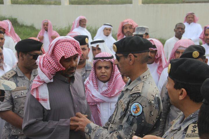 بالصور.. مسؤولو وأعيان العارضة يشيّعون شهيد الواجب "شراحيلي"