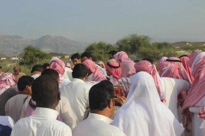 بالصور.. مسؤولو وأعيان العارضة يشيّعون شهيد الواجب "شراحيلي"