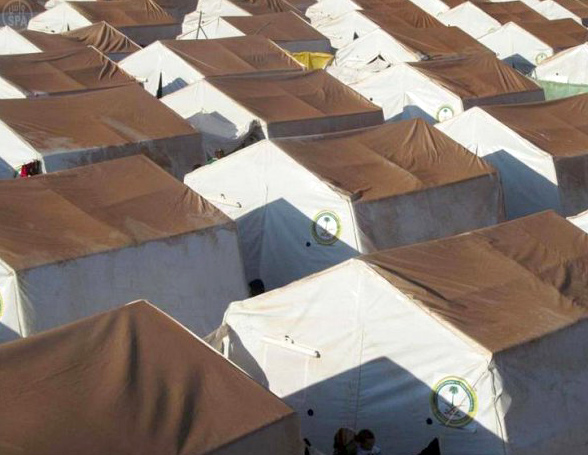 حملة نصرة الأشقاء السوريين تستكمل نصب 5000 خيمة عازلة للاجئين