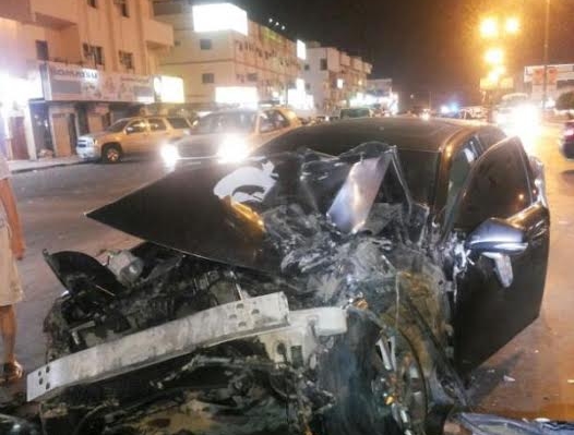بالصور.. تصادم ٣ سيارات يخلف ٣ مصابين بجوار دوار التوحيد بجازان