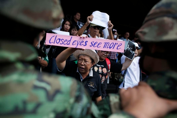 بالصور.. الجيش يحكم قبضته على السلطة في تايلاند والتركيز على الاقتصاد
