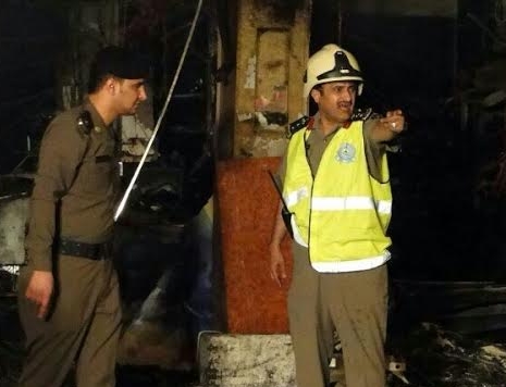 حريق بمحل أوانٍ منزلية في مكة يستنفر 4 فرق للمدني
