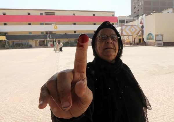 بالصور.. بداية بطيئة لليوم الإضافي في انتخابات الرئاسة المصرية